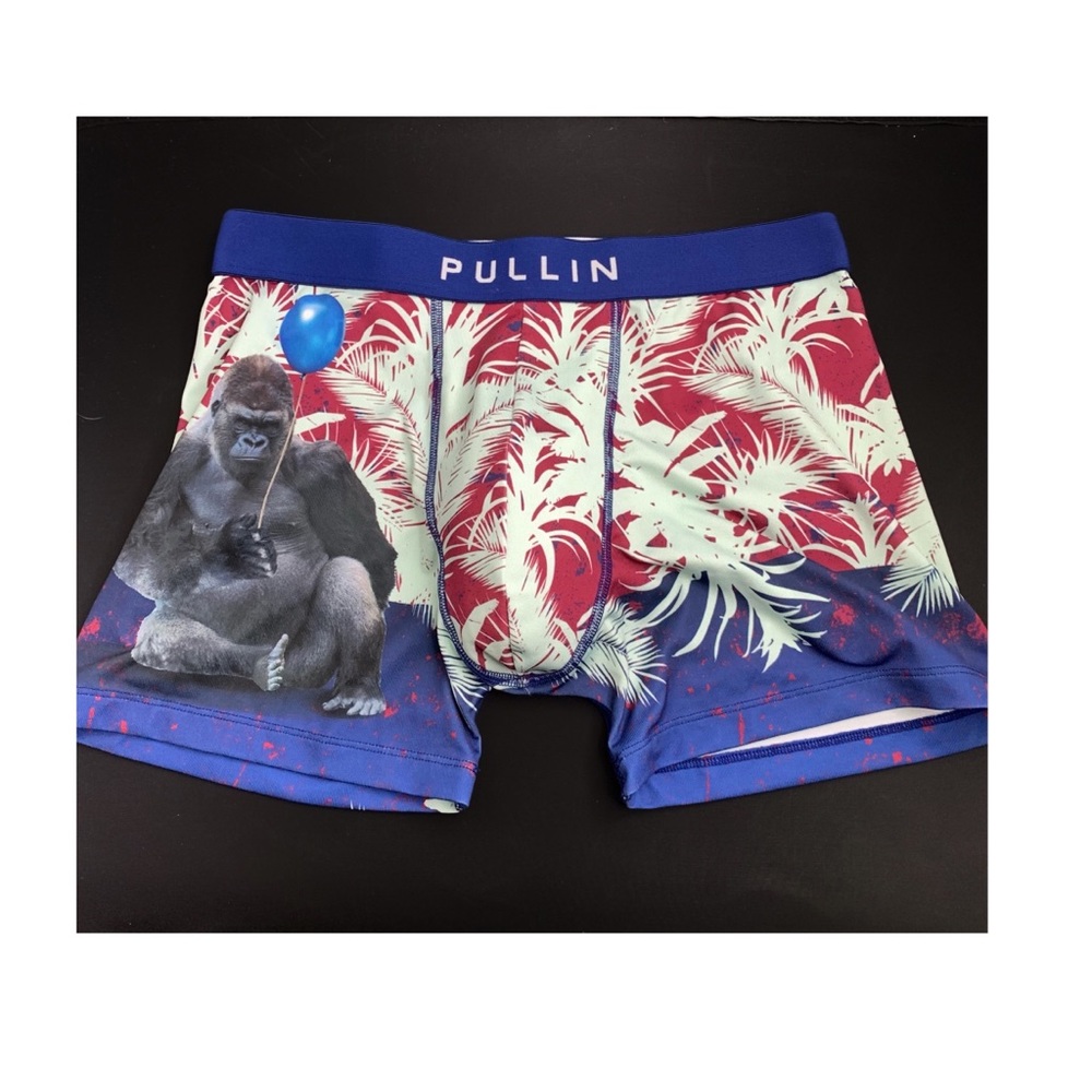 PULLIN MENS TRUNK SIZE MEDIUM